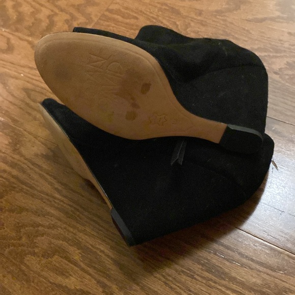 Joan & David Like New Open Toed Zip Suede Heeled Boots, Size 8M, 4”stacked hls - Picture 5 of 7